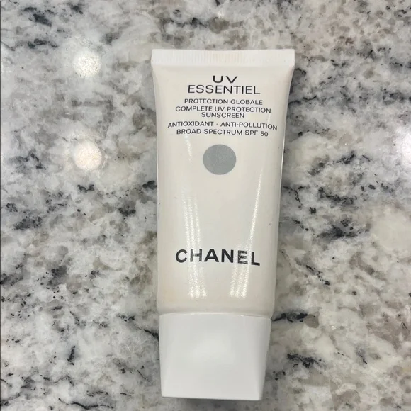 CHANEL UV Essentiel Protection Sunscreen & ROOT pucker performance brand new - Picture 1 of 4